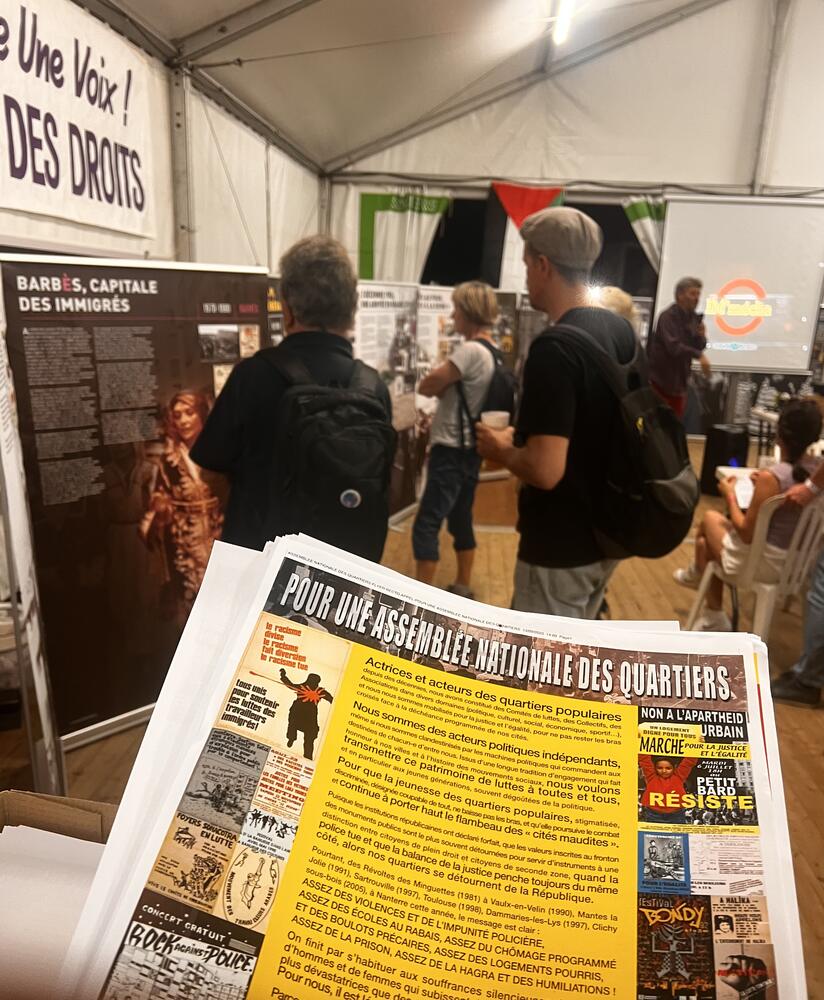 Le journal de l'appel sur le stand de l'ATMF à la Fête de l'Humanité