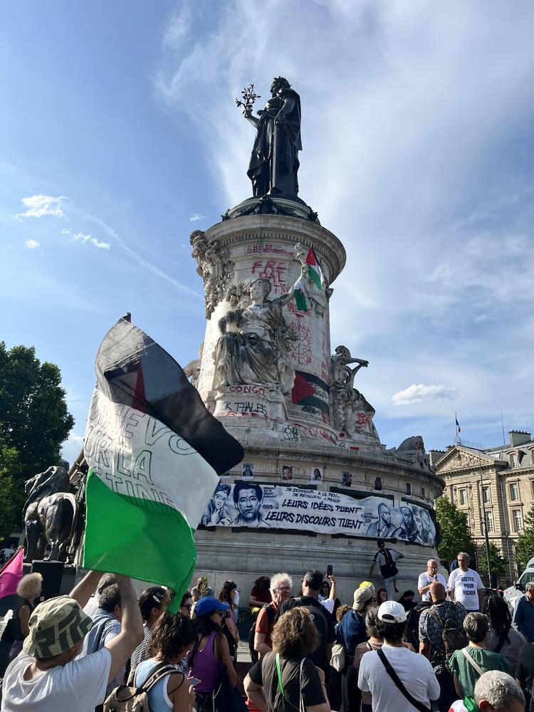 Rassemblement place de la République, 12 juin 2025
